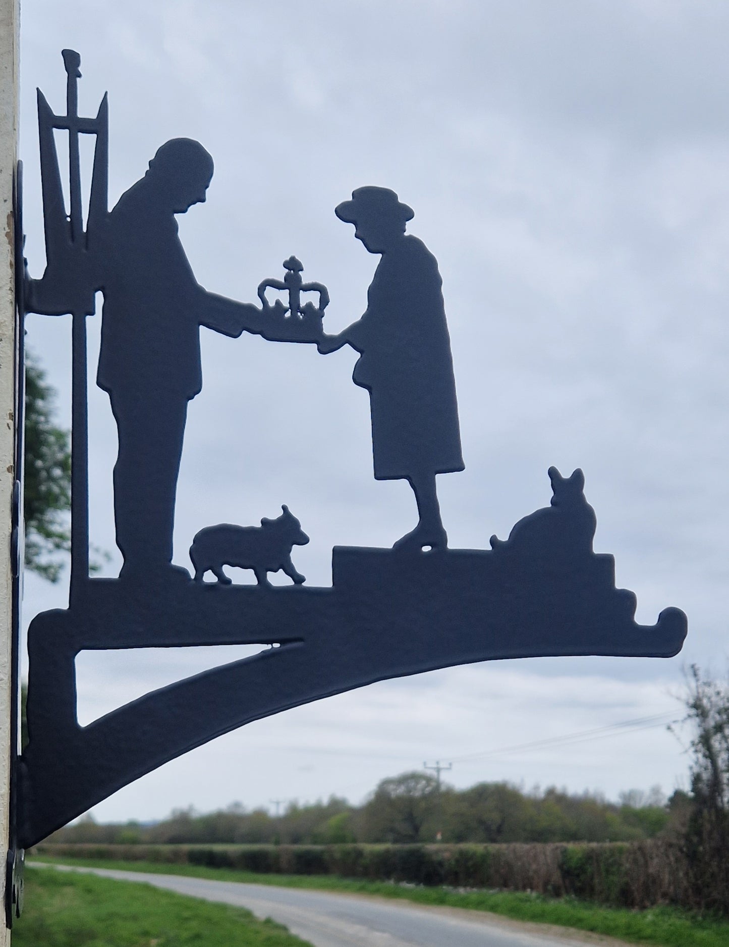 Coronation Hanging Basket Bracket